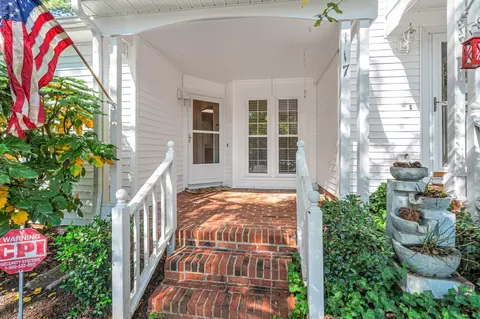 117 Planetree Ln, Cary, NC 27511