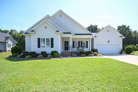 190 Pinecroft Dr, Dunn, NC 28334