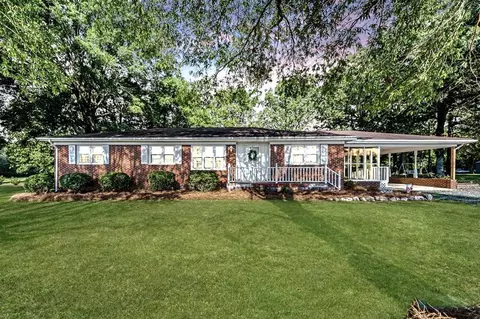 2100 Airport Rd, Siler City, NC 27344