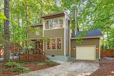 110 Creekview Cir, Carrboro, NC 27510