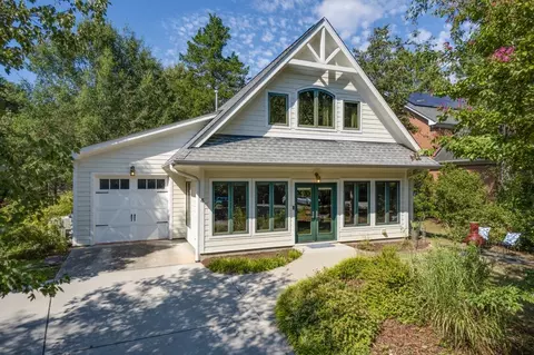 4 Moon Valley Ln, Durham, NC 27705