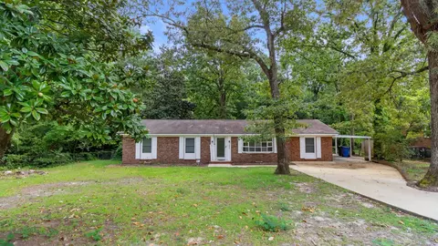 386 Summer Hill Rd, Fayetteville, NC 28303