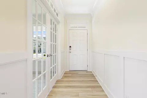 Entry Way - 341 Highview Dr #DF012, Benson, NC 27504 photo 2 of 10