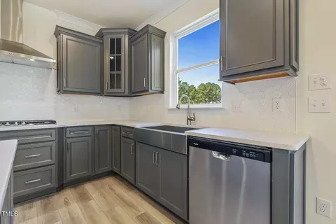 Kitchen - 341 Highview Dr #DF012, Benson, NC 27504 photo 5 of 7