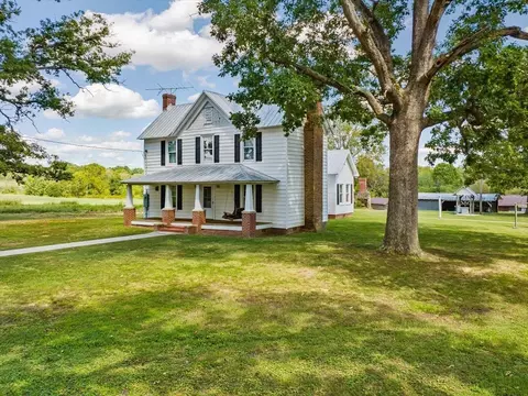 2076 Silk Hope Rd, Siler City, NC 27344