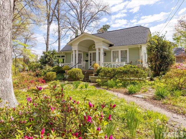 Homes with a Garage for Sale in williamstowne-square-Raleigh NC