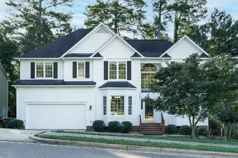5305 Harrington Grove Dr, Raleigh, NC 27613