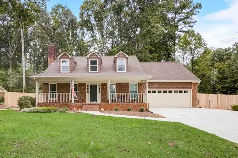 8437 Two Courts Dr, Raleigh, NC 27613