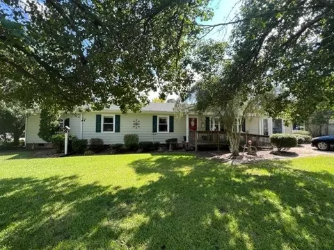 296 E Parrish St, Coats, NC 27521