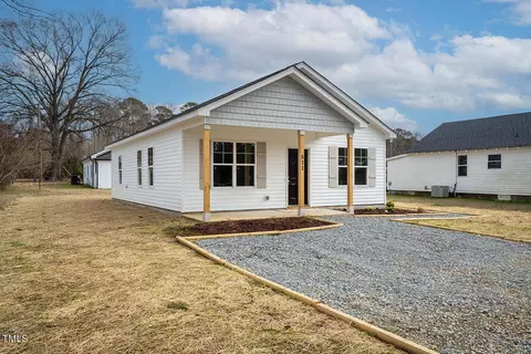 811 S 12th St, Erwin, NC 28339 photo 3