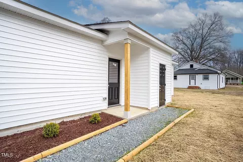 811 S 12th St, Erwin, NC 28339 photo 4