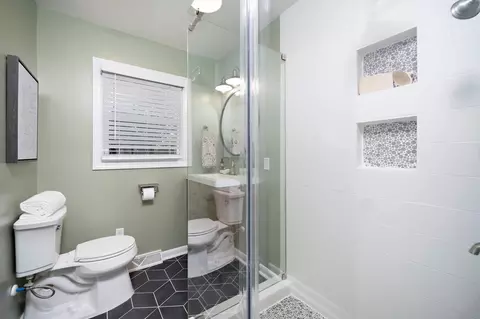 606 E Hammond St, Durham, NC 27704 photo 17