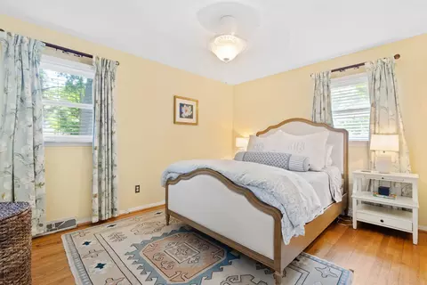 516 E Millbrook Rd, Raleigh, NC 27609 photo 12