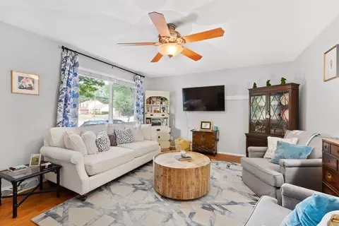 516 E Millbrook Rd, Raleigh, NC 27609 photo 5