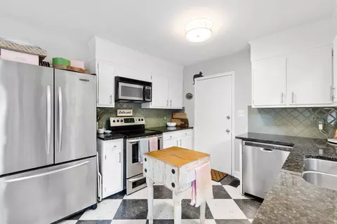 516 E Millbrook Rd, Raleigh, NC 27609 photo 9
