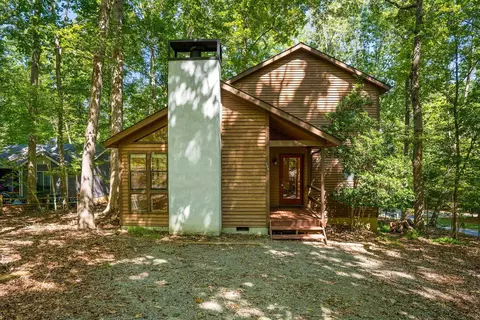 100 Rock Spring Ct, Carrboro, NC 27510