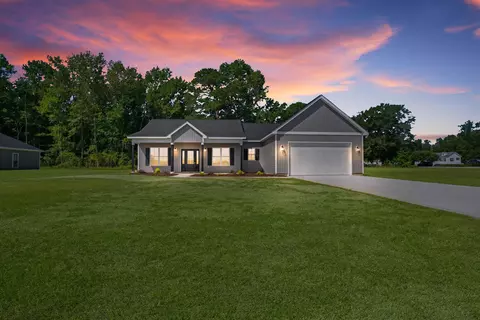 816 Bright Leaf Rd, Kinston, NC 28504