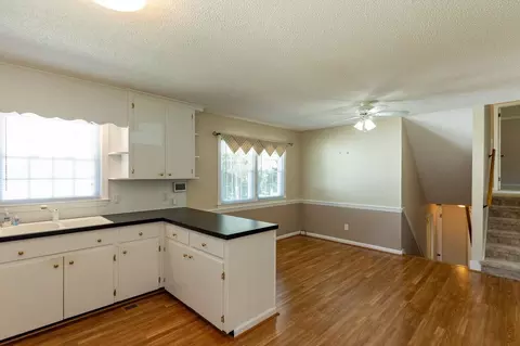 1406 Pineview Dr, Garner, NC 27529 photo 7