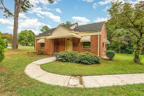 708 N King Charles Rd, Raleigh, NC 27610