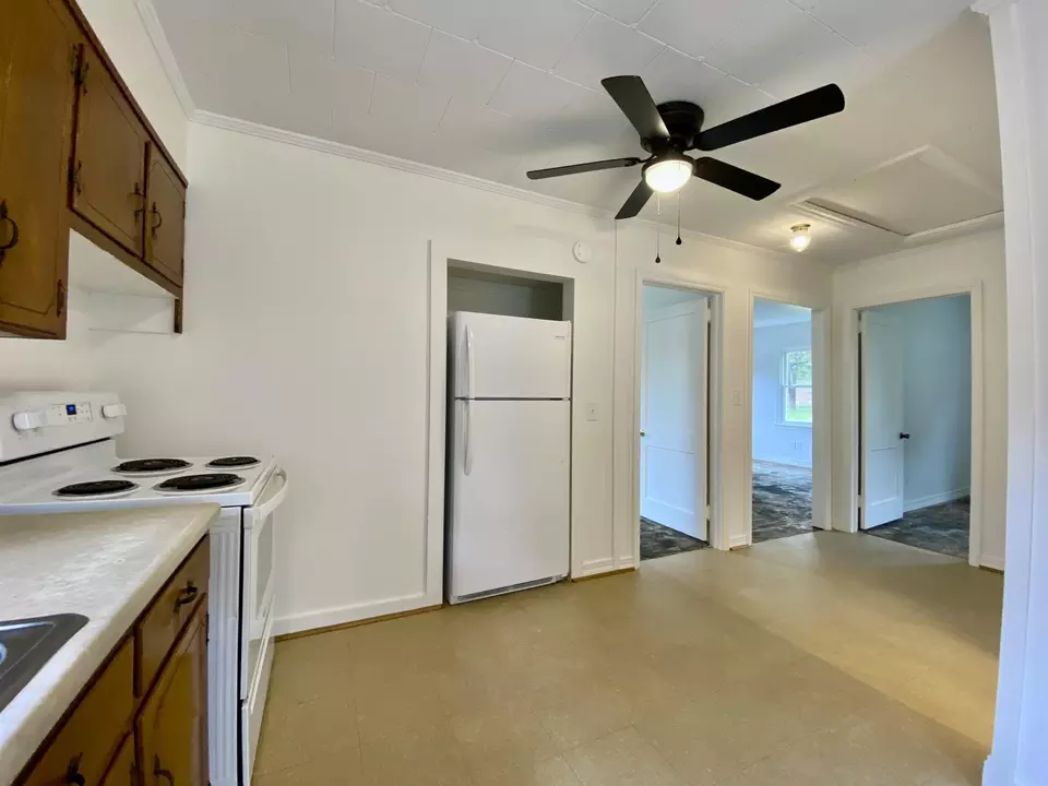  503 Lakeside Ave, Burlington, NC 27217 photo 5