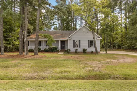 411 Nash Rd, Saint Pauls, NC 28384