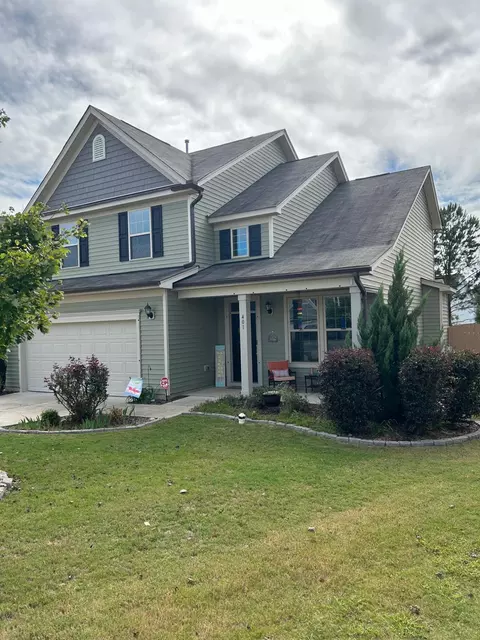 401 Lily Pad Ct, Zebulon, NC 27597