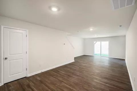 5015 Jayden Dr, Durham, NC 27704 photo 2