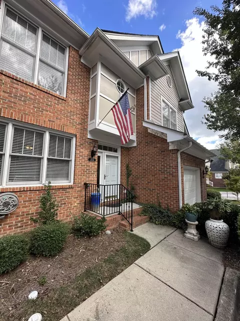 212 Ashton Hall Ln, Raleigh, NC 27609