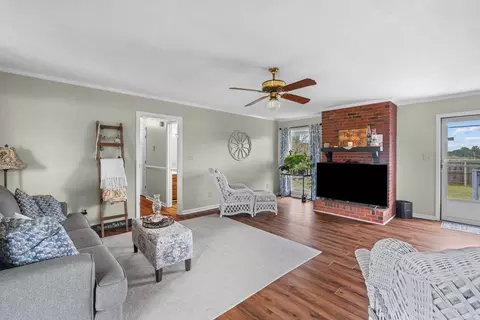 107 Murchison Dr, Dunn, NC 28334 photo 4