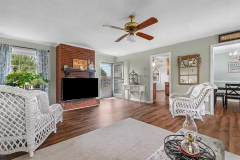 107 Murchison Dr, Dunn, NC 28334 photo 6