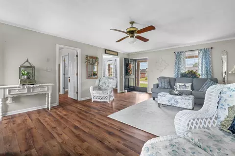 107 Murchison Dr, Dunn, NC 28334 photo 5