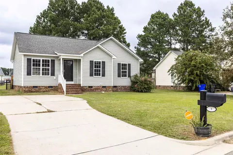 3 N Carolina Ave, Benson, NC 27504