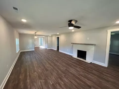114 N Holmes St, Erwin, NC 28339 photo 2
