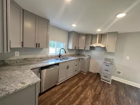 114 N Holmes St, Erwin, NC 28339 photo 10