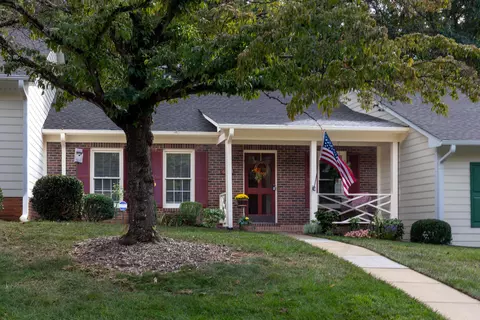 6803 Fairpoint Ct, Raleigh, NC 27613