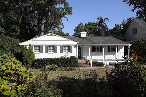 2631 Lakeview Dr, Raleigh, NC 27609