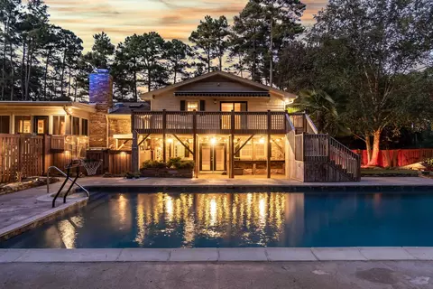 4401 Driftwood Dr, Raleigh, NC 27606