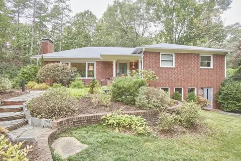 2722 Circle Dr, Durham, NC 27707