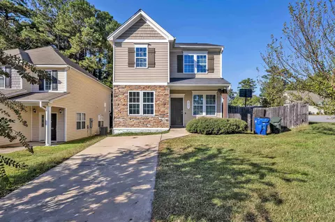 2702 Erinridge Rd, Raleigh, NC 27610