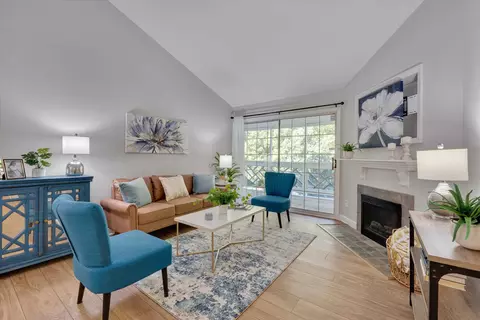 1008 Kingswood Dr #F, Chapel Hill, NC 27517