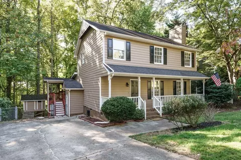 911 Balmoral Dr, Cary, NC 27511