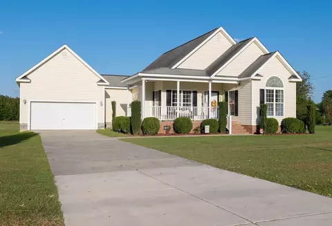 110 Oakland Blvd, Clinton, NC 28328