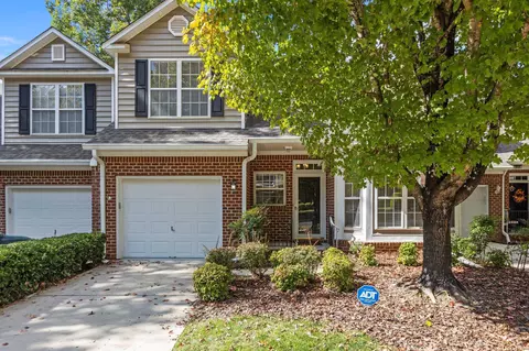 8721 Courage Ct, Raleigh, NC 27615