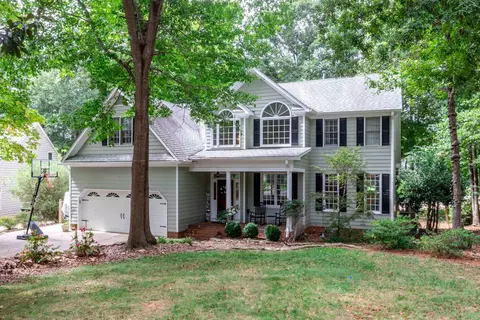 5024 Kinderston Dr, Holly Springs, NC 27540