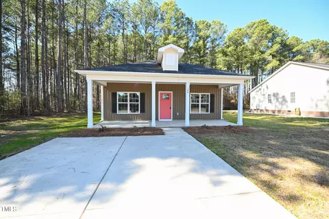 308 S Eastwood Dr, Benson, NC 27504
