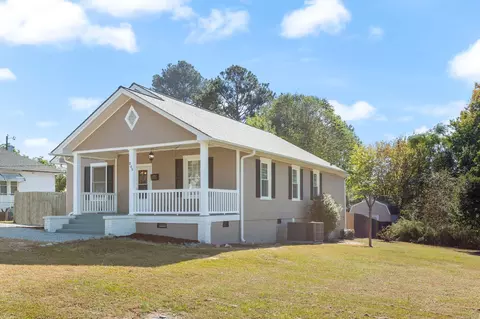 209 E J St, Erwin, NC 28339 photo 3