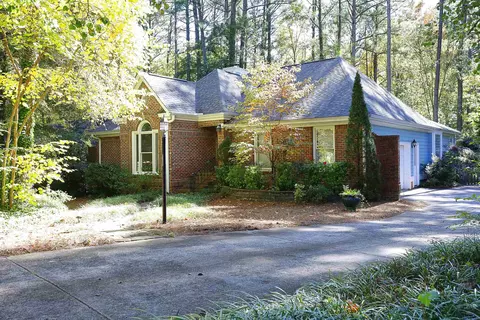 2105 Ridgefield Dr, Chapel Hill, NC 27517