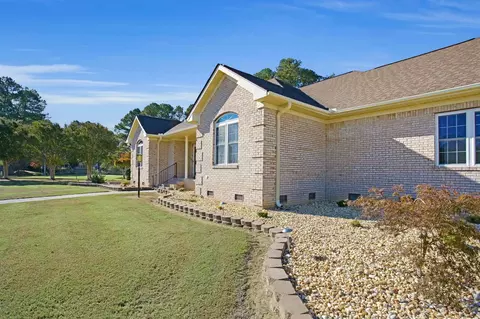1103 Dixie Dr, Selma, NC 27576 photo 3