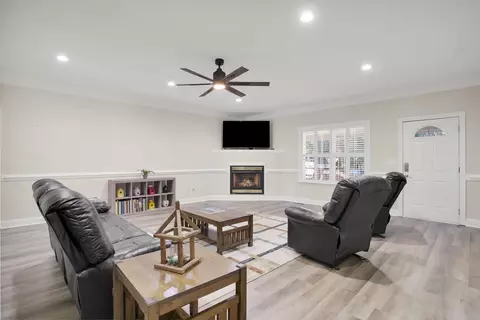 1103 Dixie Dr, Selma, NC 27576 photo 13