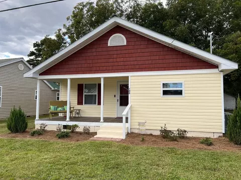 108 2nd St, Erwin, NC 28339